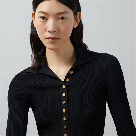 Polo in maglia di viscosa extra fine in nero 